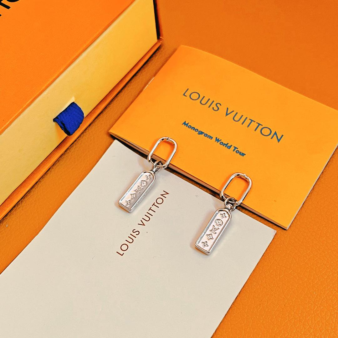 Louis Vuitton Les Gastons Vuitton Tag Single Hoop, White Gold   Q06946 - FashionPlug