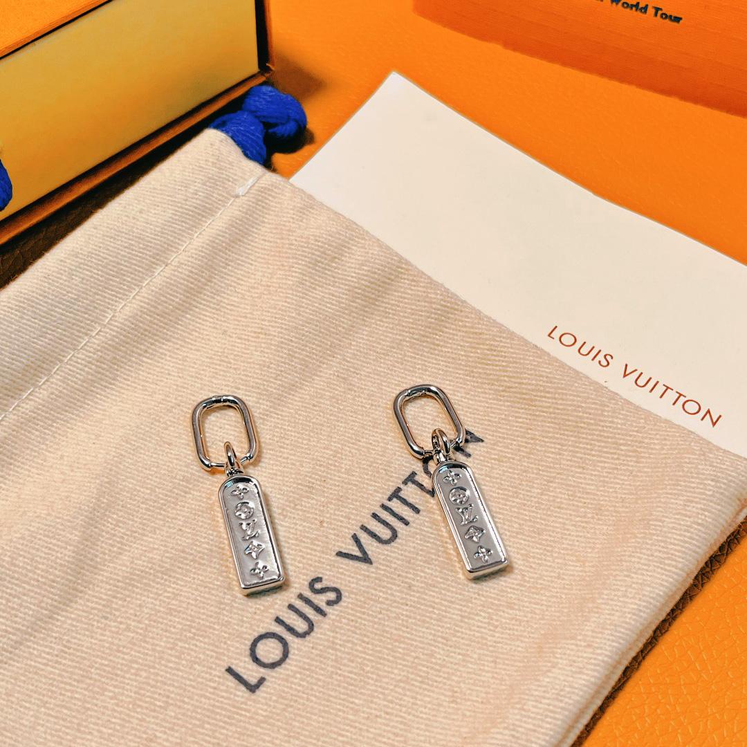 Louis Vuitton Les Gastons Vuitton Tag Single Hoop, White Gold   Q06946 - FashionPlug
