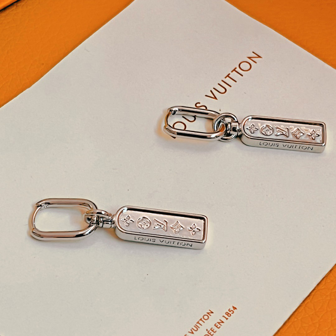 Louis Vuitton Les Gastons Vuitton Tag Single Hoop, White Gold   Q06946 - FashionPlug