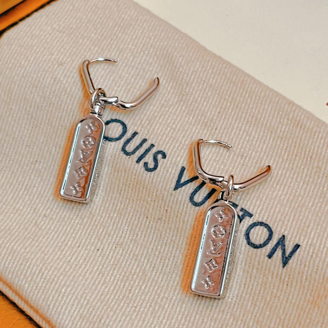Louis Vuitton Les Gastons Vuitton Tag Single Hoop, White Gold   Q06946 - FashionPlug