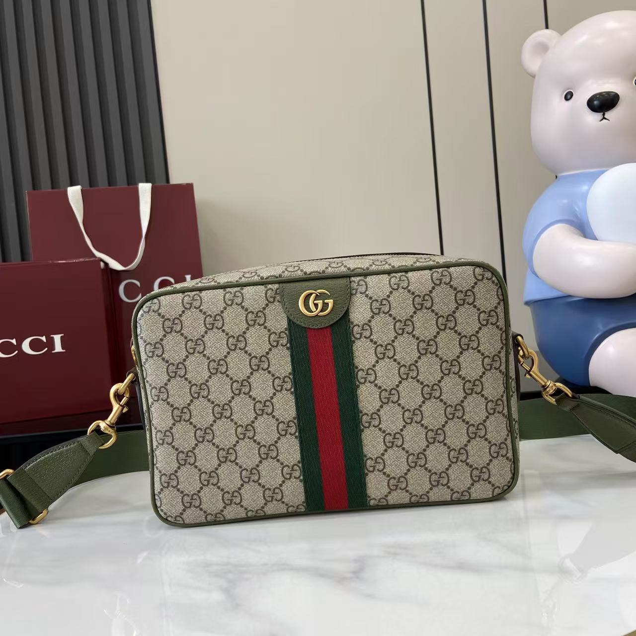 Gucci Ophidia Medium Crossbody Bag - FashionPlug