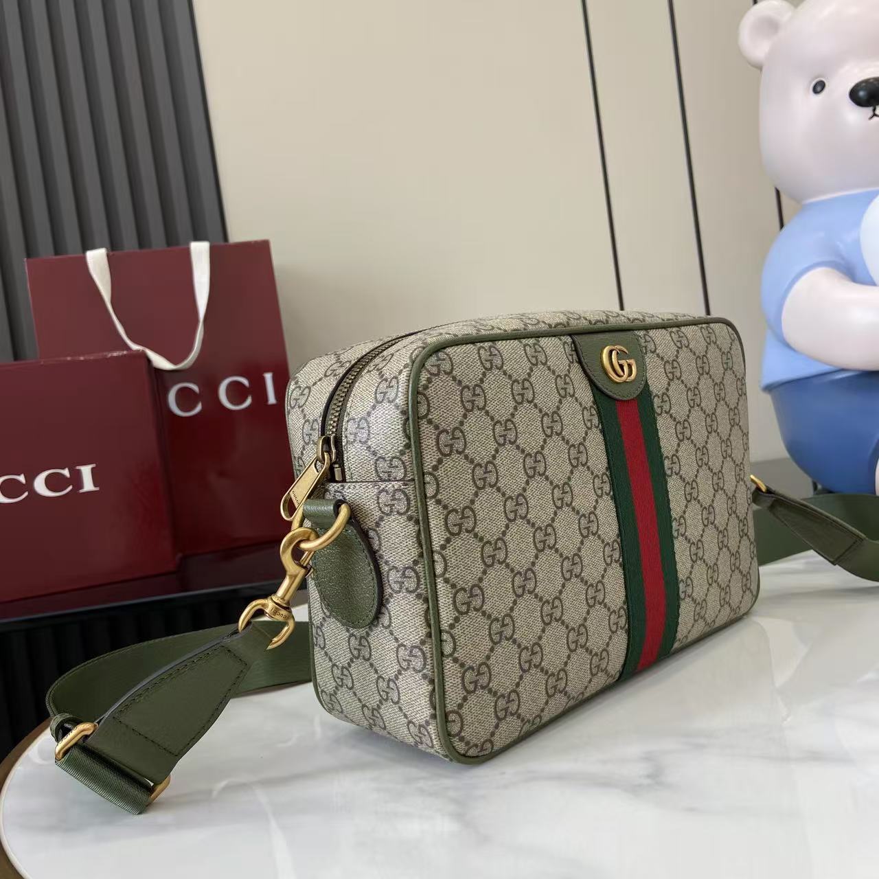 Gucci Ophidia Medium Crossbody Bag - FashionPlug