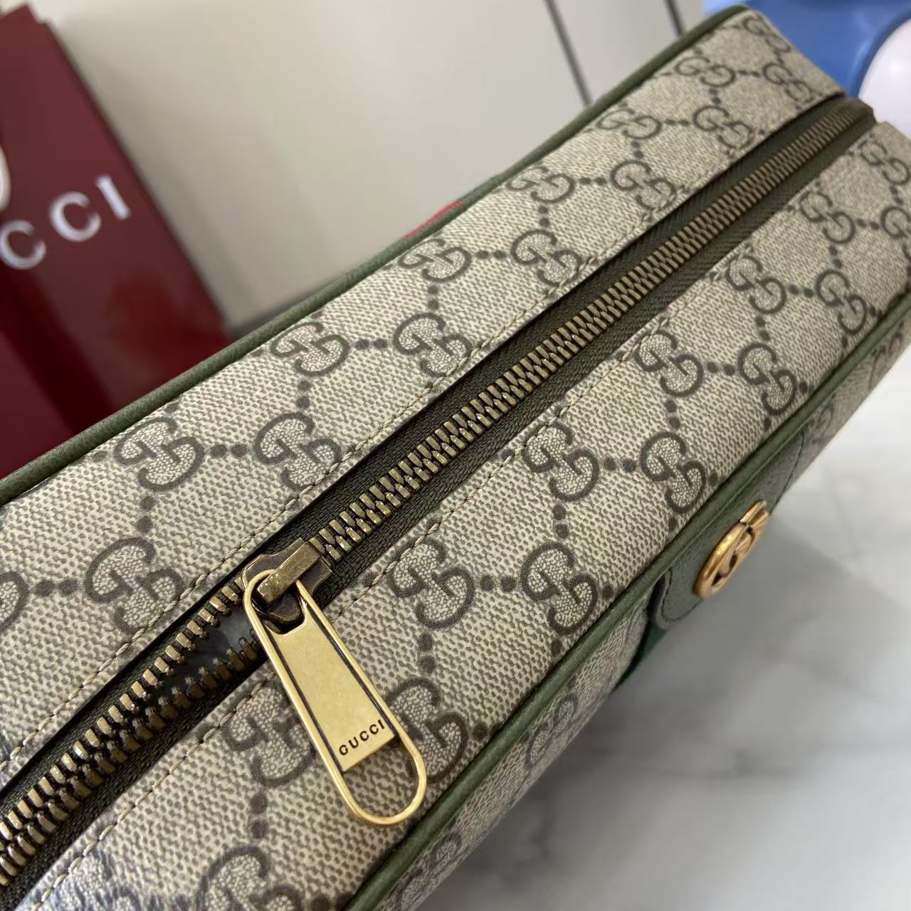 Gucci Ophidia Medium Crossbody Bag - FashionPlug