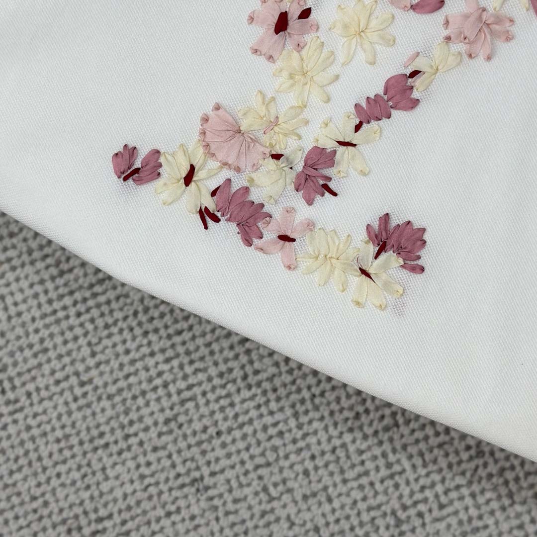 Louis Vuitton Embroidered T-Shirt   1AIMKH - FashionPlug