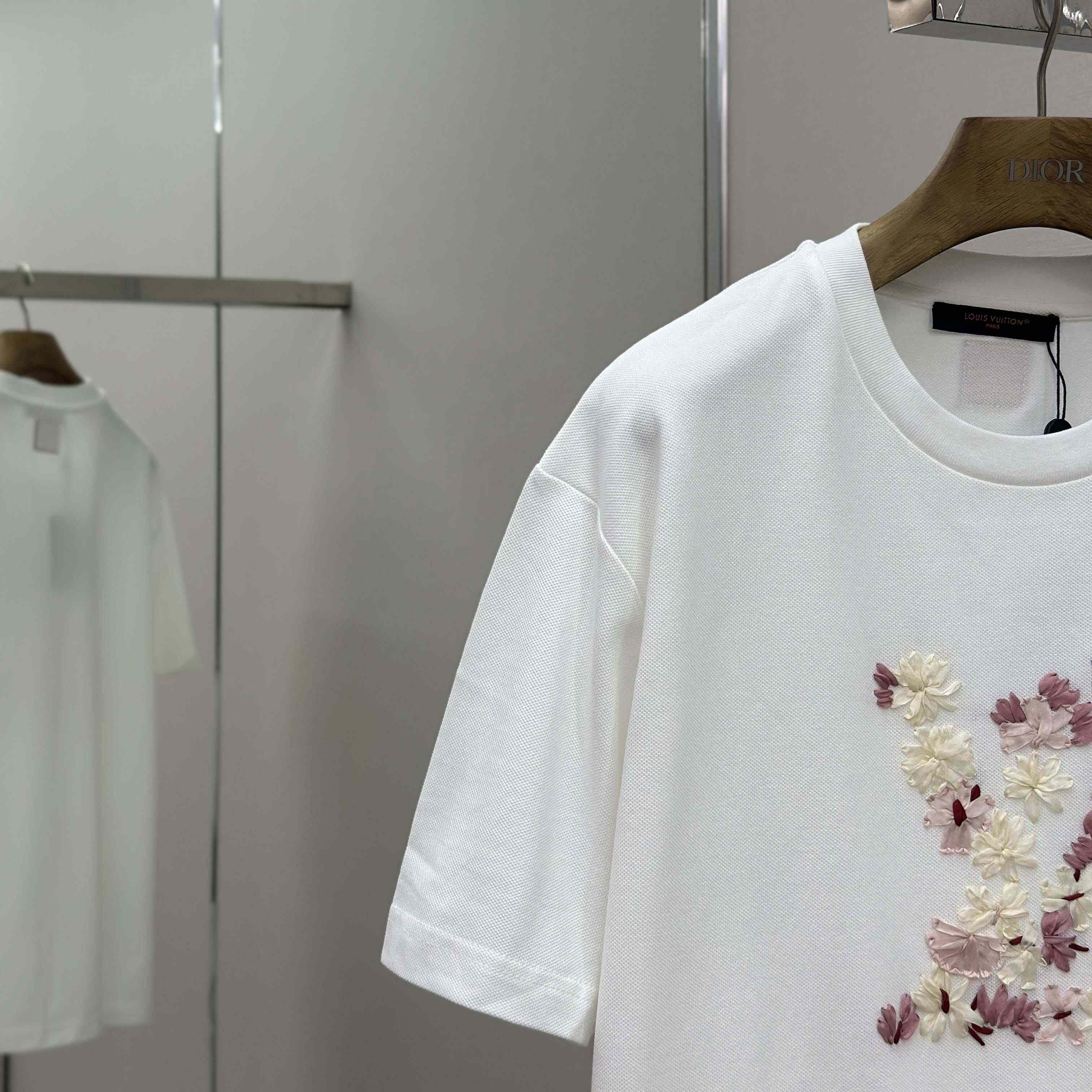 Louis Vuitton Embroidered T-Shirt   1AIMKH - FashionPlug