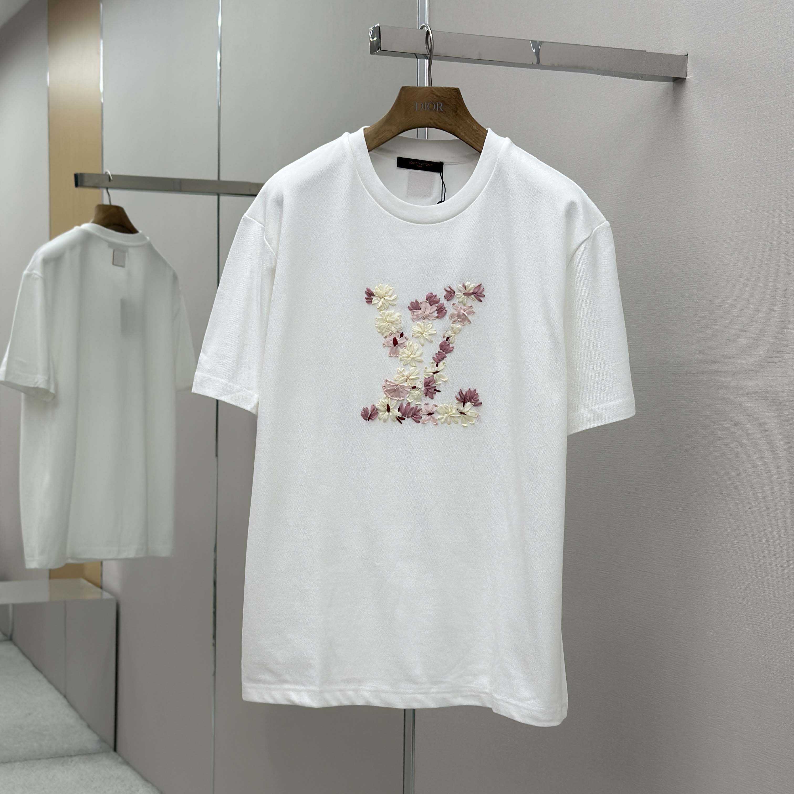 Louis Vuitton Embroidered T-Shirt   1AIMKH - FashionPlug