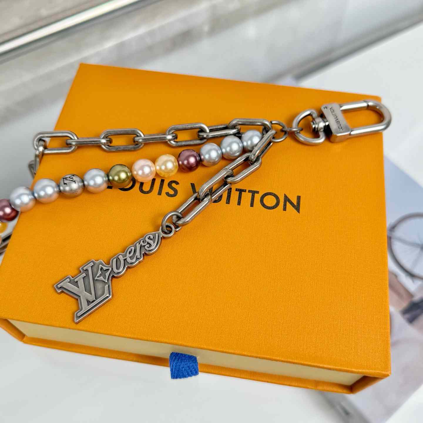 Louis Vuitton Pearls Chain Belt and Bag Charm   M02293 - FashionPlug