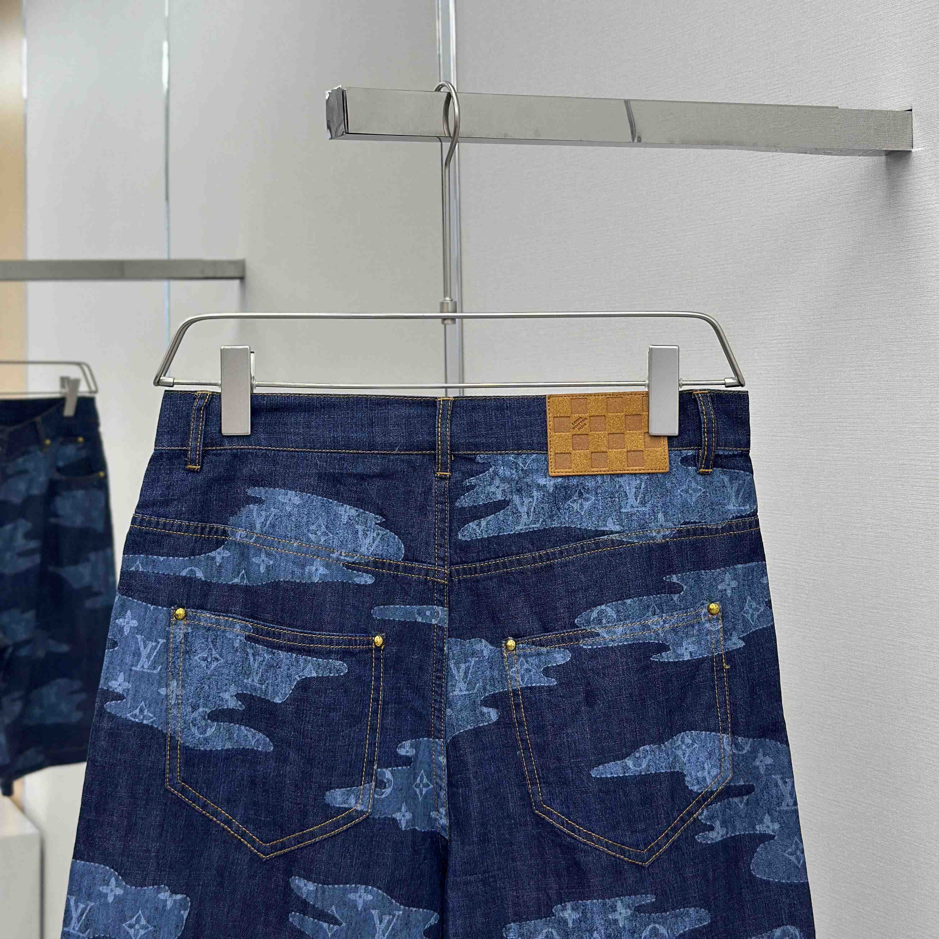 Louis Vuitton Monogram Chambray Shorts   1AILU6 - FashionPlug