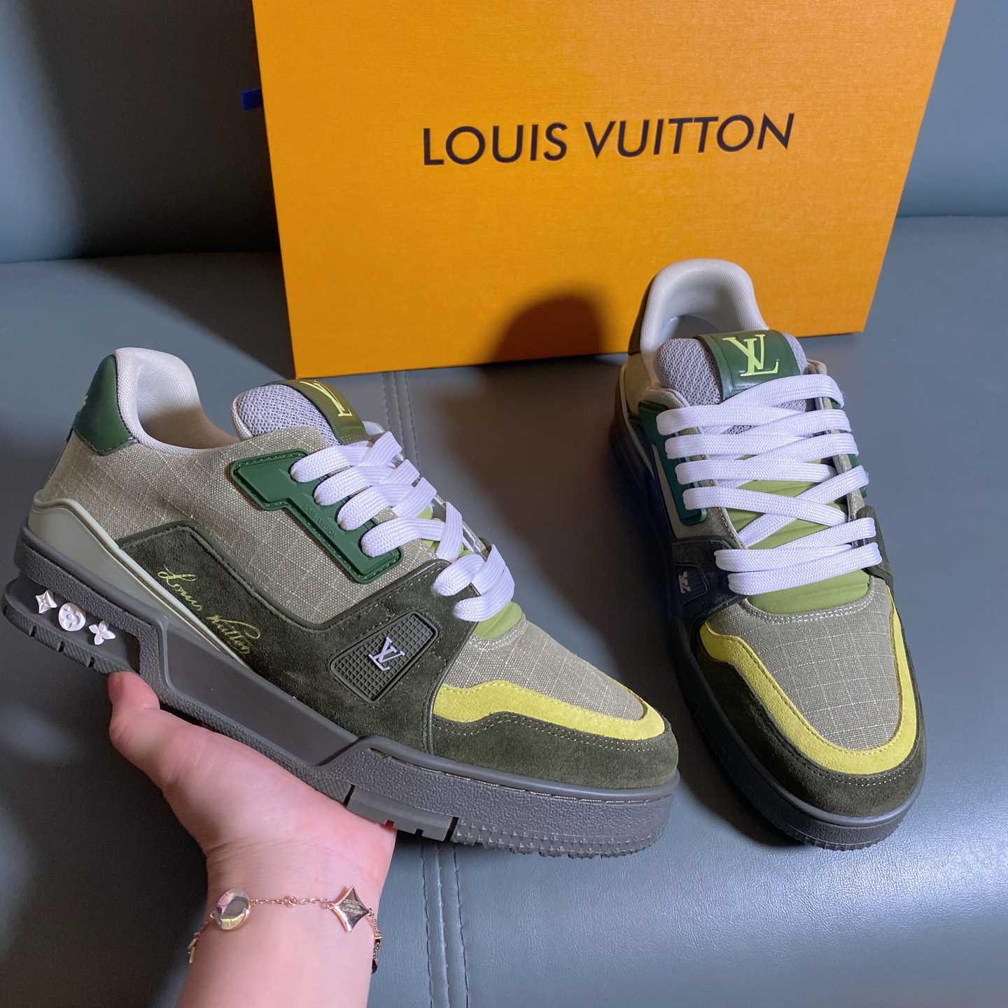 Louis Vuitton LV Trainer Outdoor Sneaker      1AHTG6 - FashionPlug