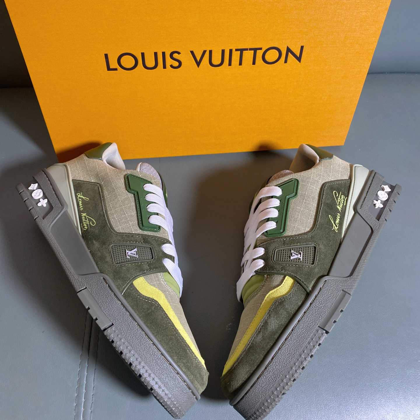 Louis Vuitton LV Trainer Outdoor Sneaker      1AHTG6 - FashionPlug