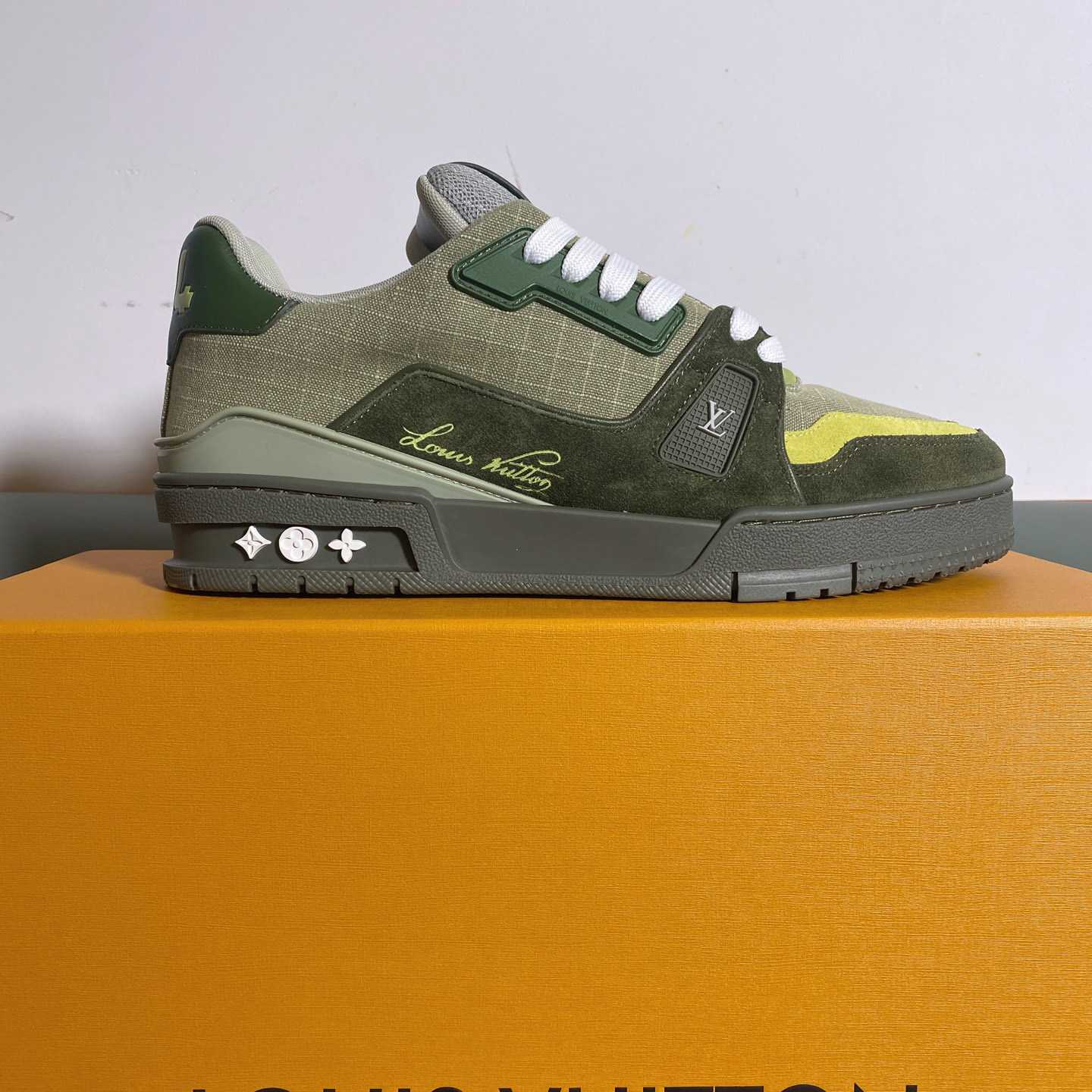Louis Vuitton LV Trainer Outdoor Sneaker      1AHTG6 - FashionPlug
