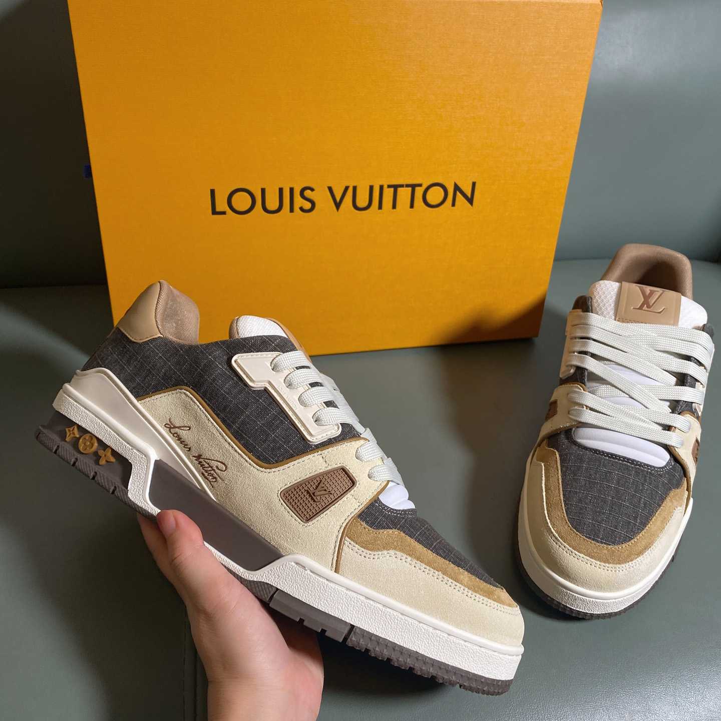 Louis Vuitton LV Trainer Outdoor Sneaker      1AHTFR - FashionPlug