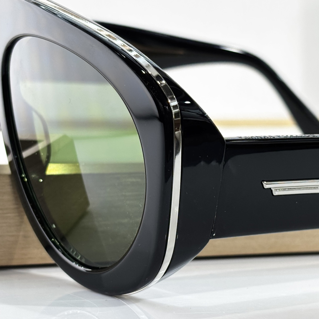 Bottega Veneta BV1362S Sunglasses    - FashionPlug