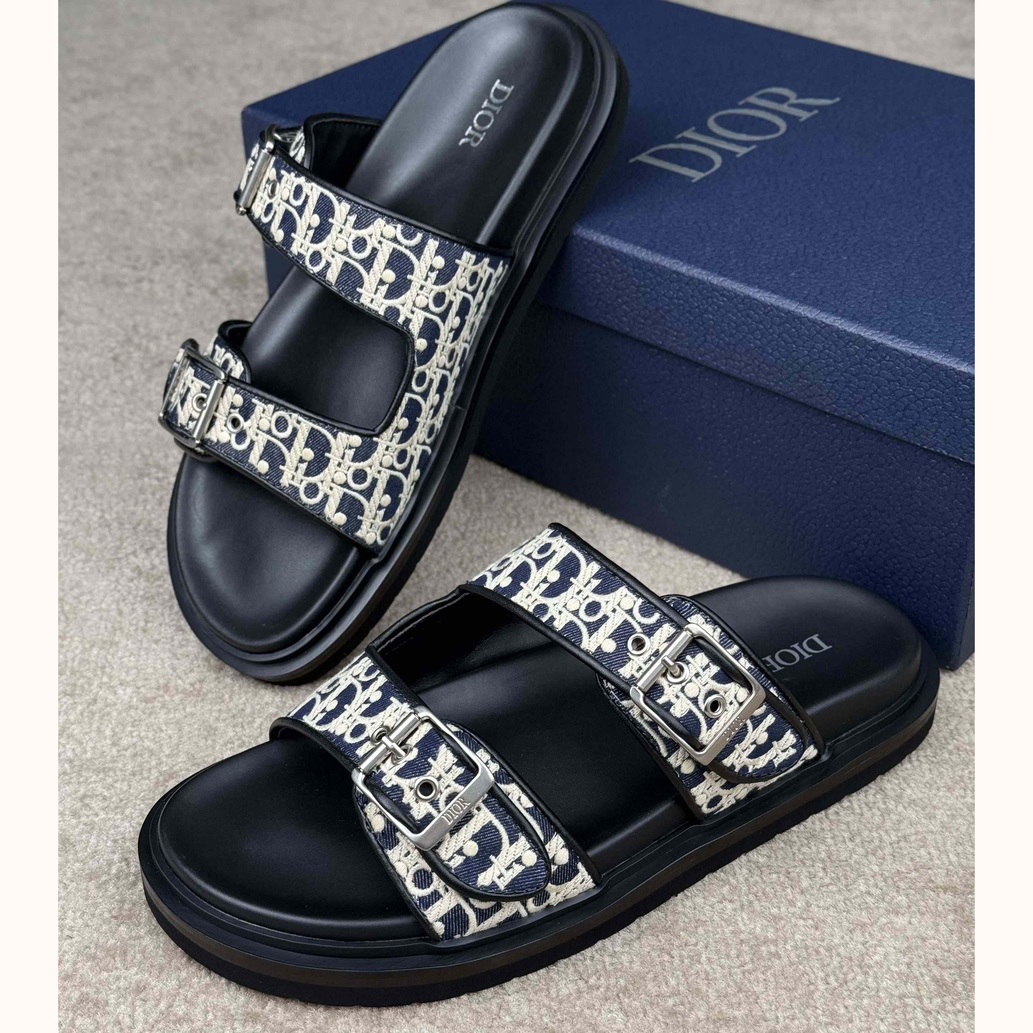 Dior Aqua Sandal  - FashionPlug