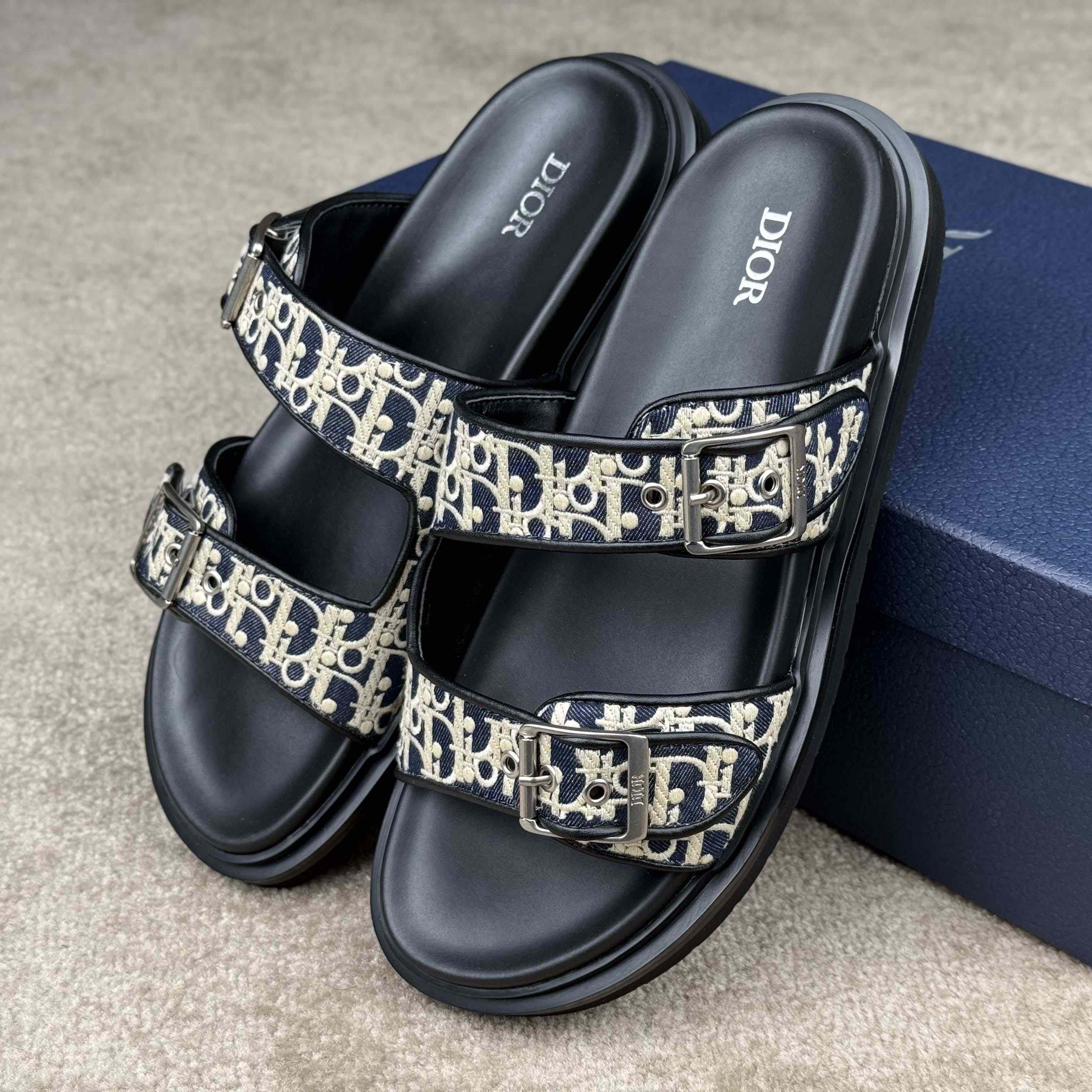 Dior Aqua Sandal  - FashionPlug