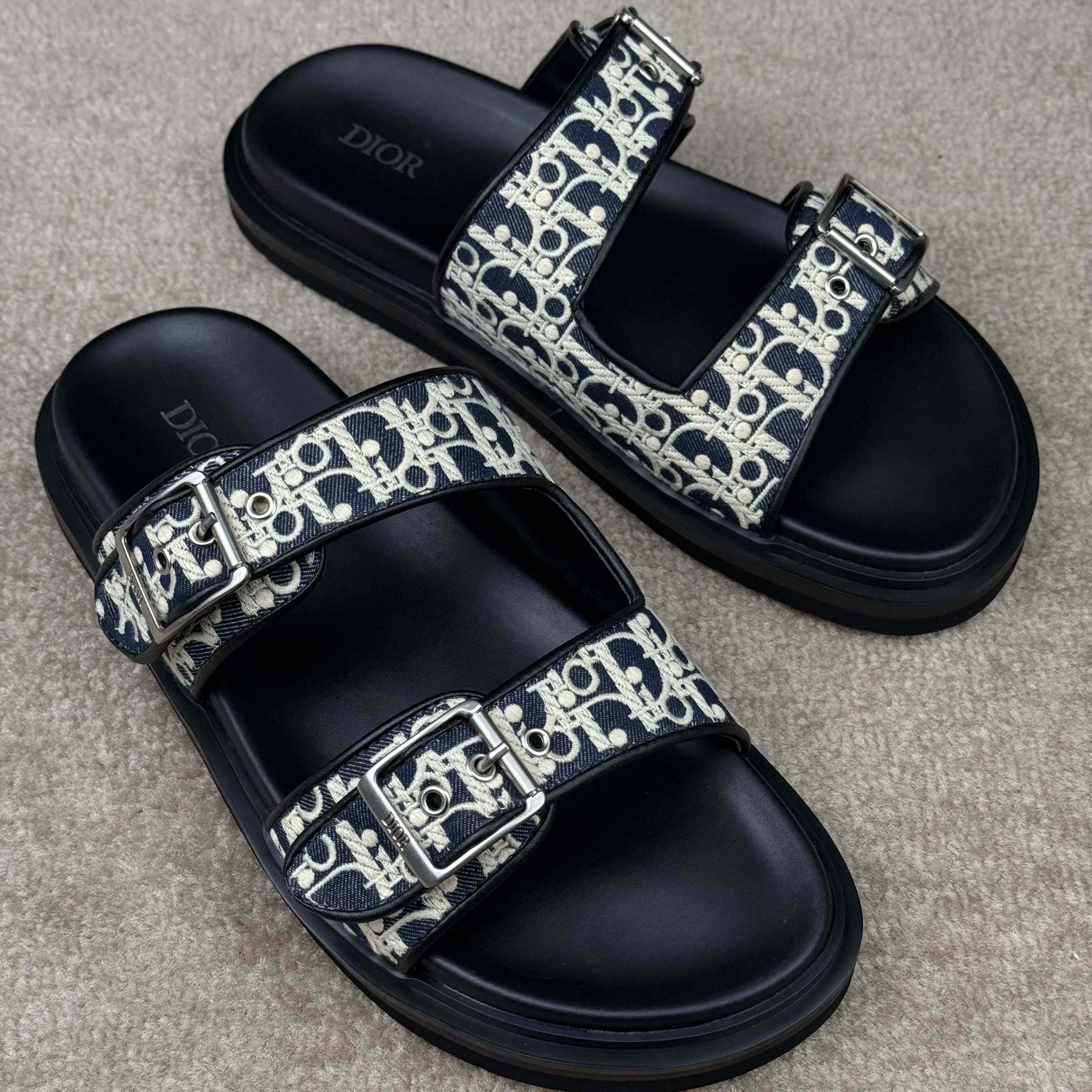 Dior Aqua Sandal  - FashionPlug