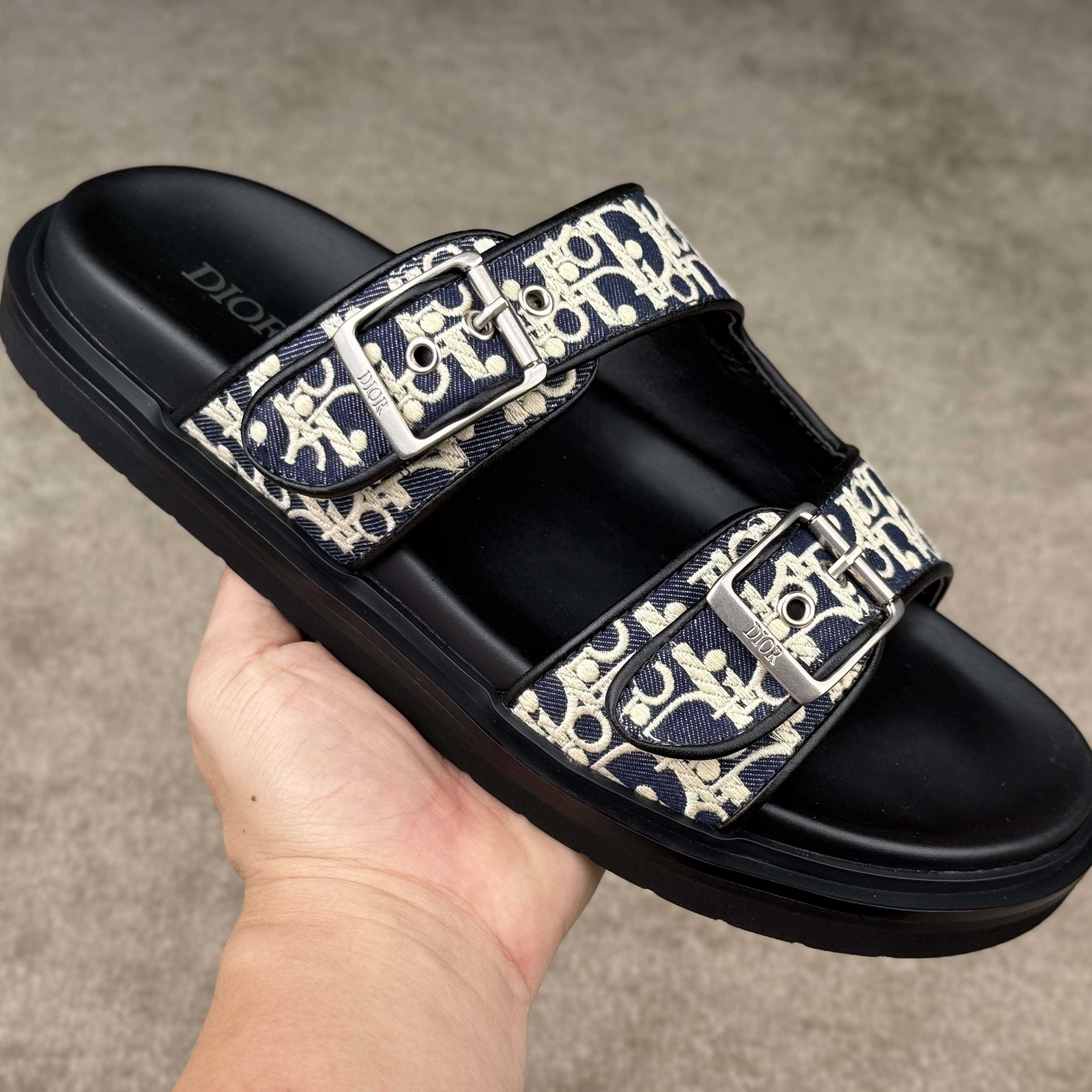 Dior Aqua Sandal  - FashionPlug
