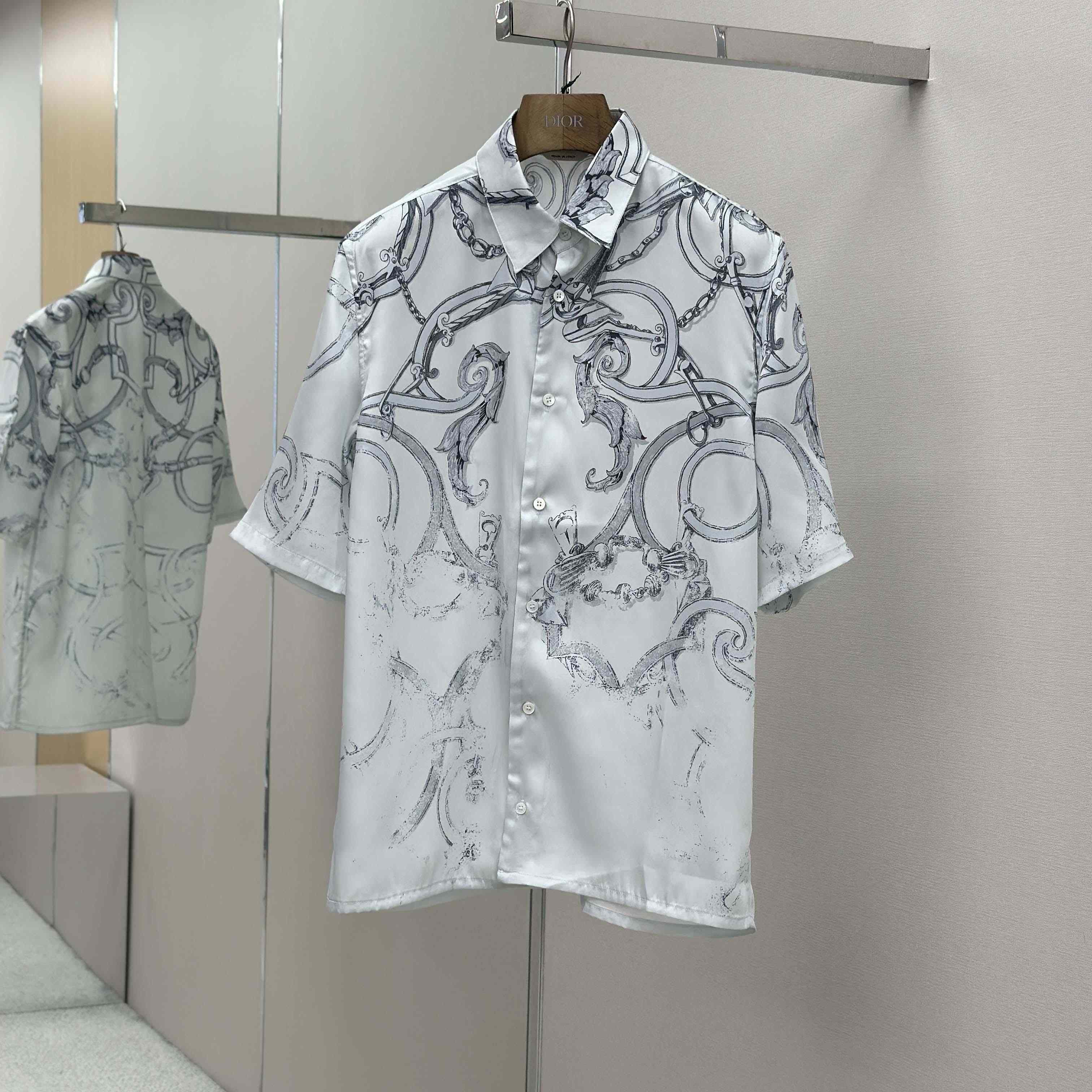 Hermes "L'Instruction Du Roy Patine" Straight Cut Shirt - FashionPlug
