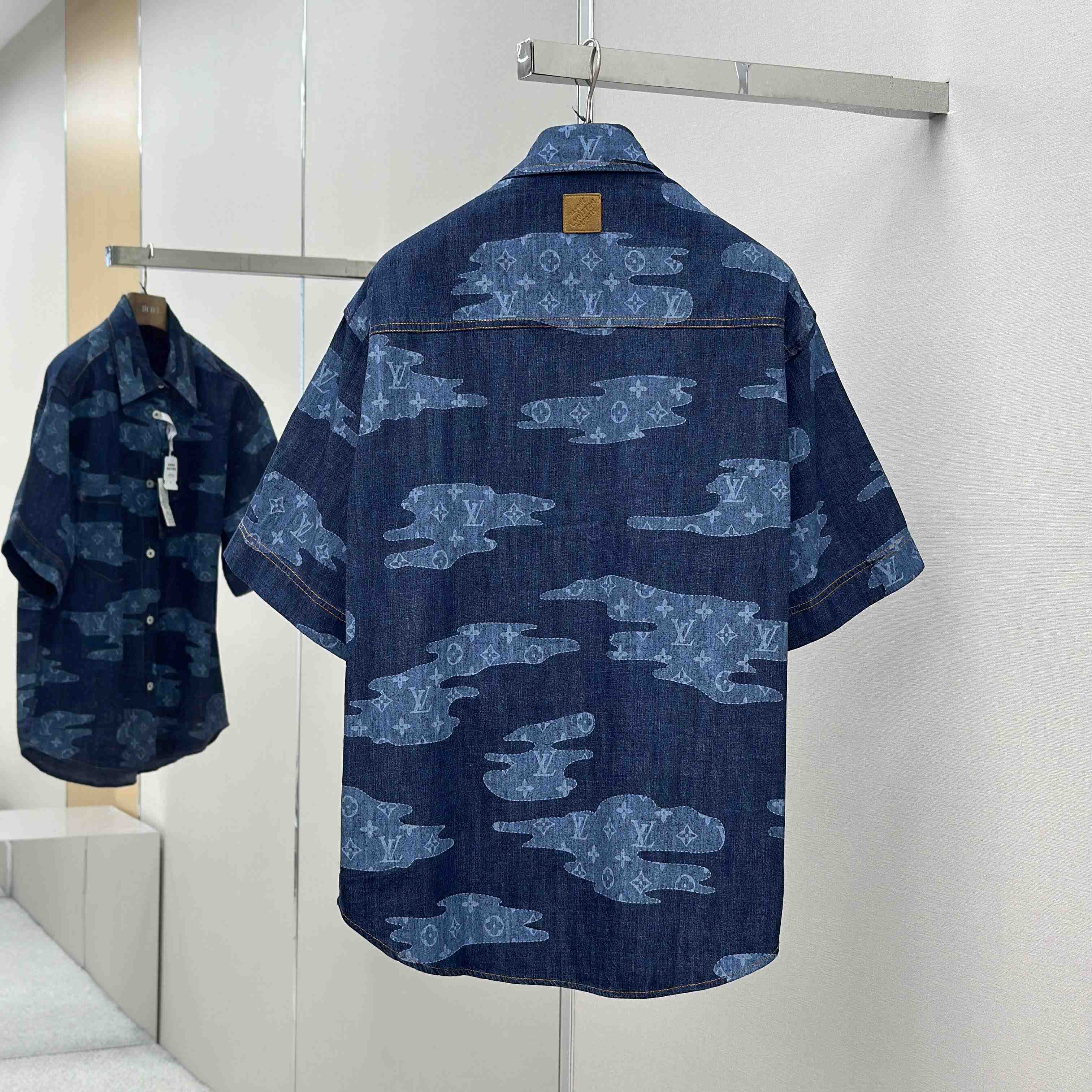 Louis Vuitton Monogram Short-Sleeved Chambray Shirt   1AIMJ8 - FashionPlug