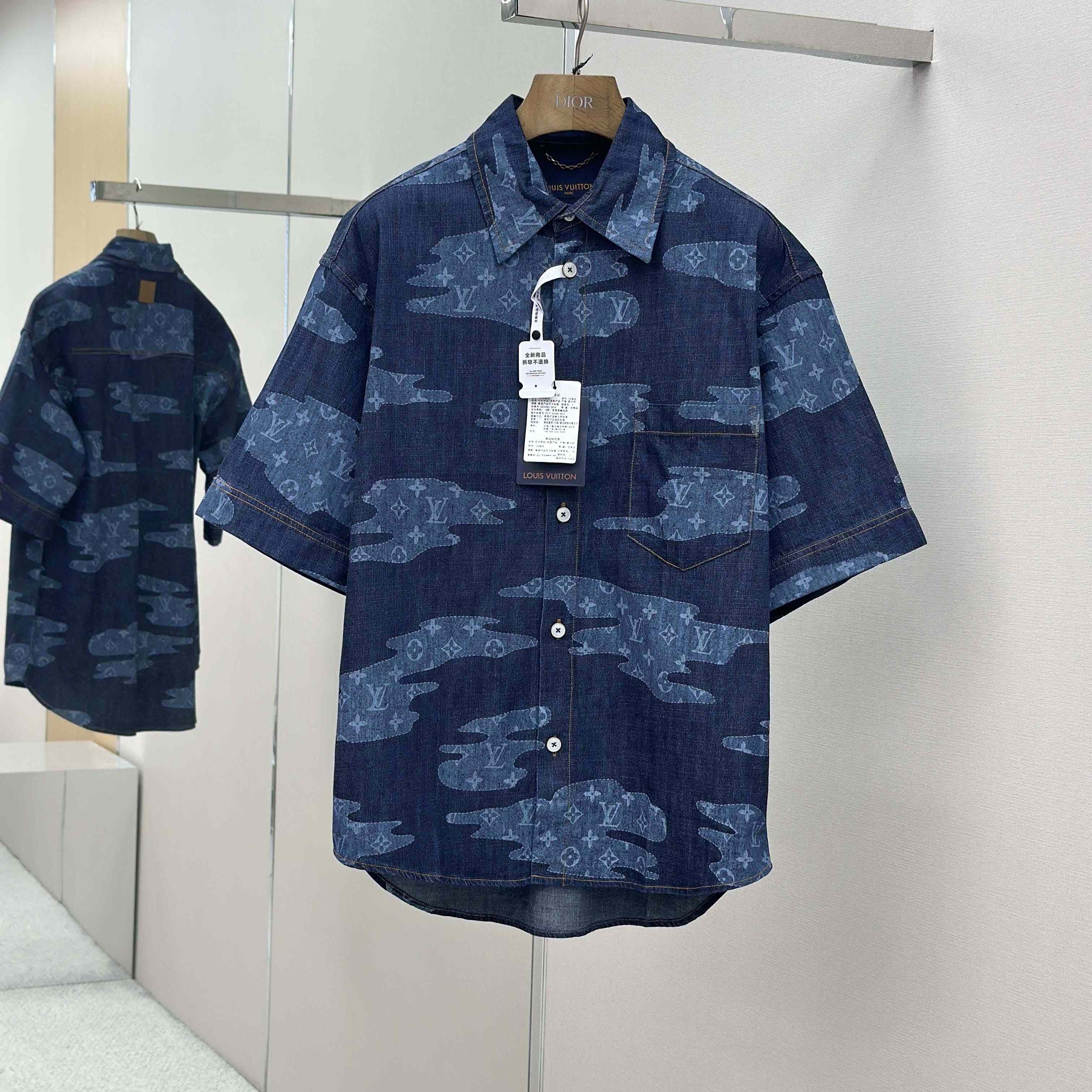 Louis Vuitton Monogram Short-Sleeved Chambray Shirt   1AIMJ8 - FashionPlug