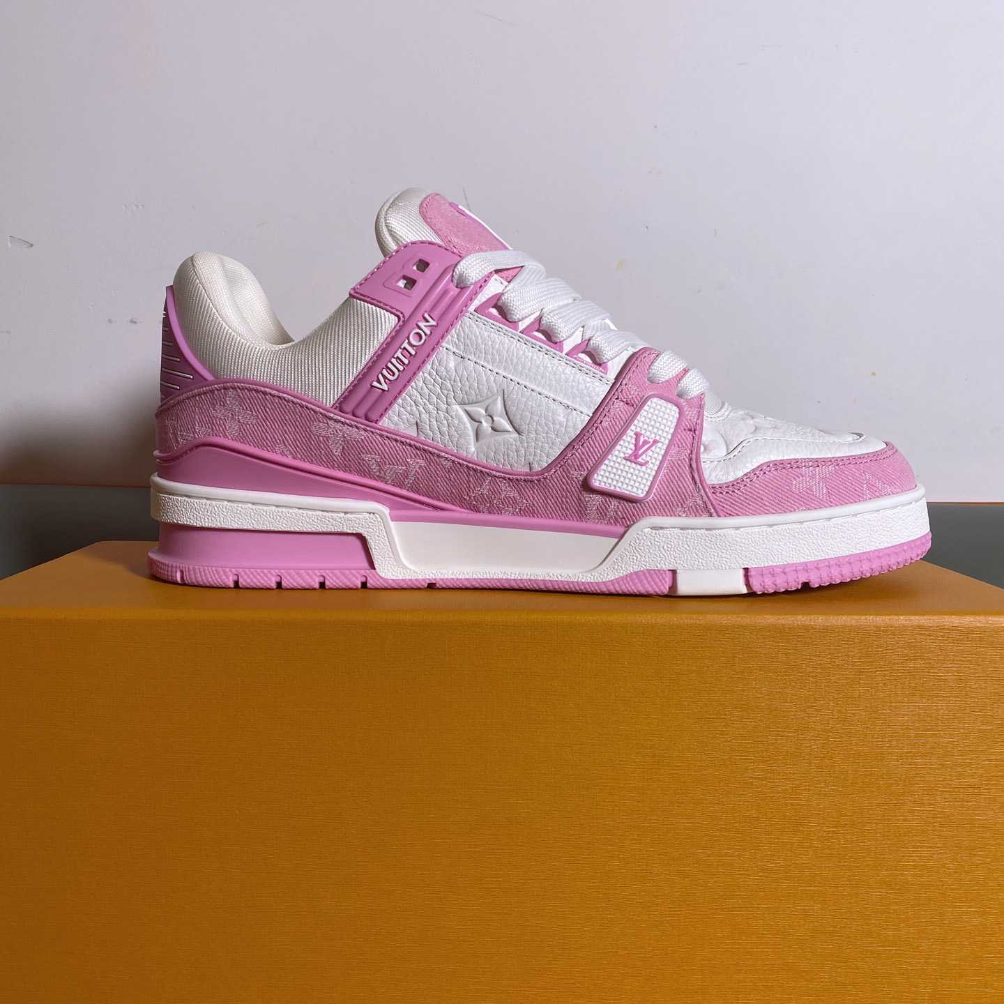 Louis Vuitton LV Trainer Sneaker      1AIKOM - FashionPlug