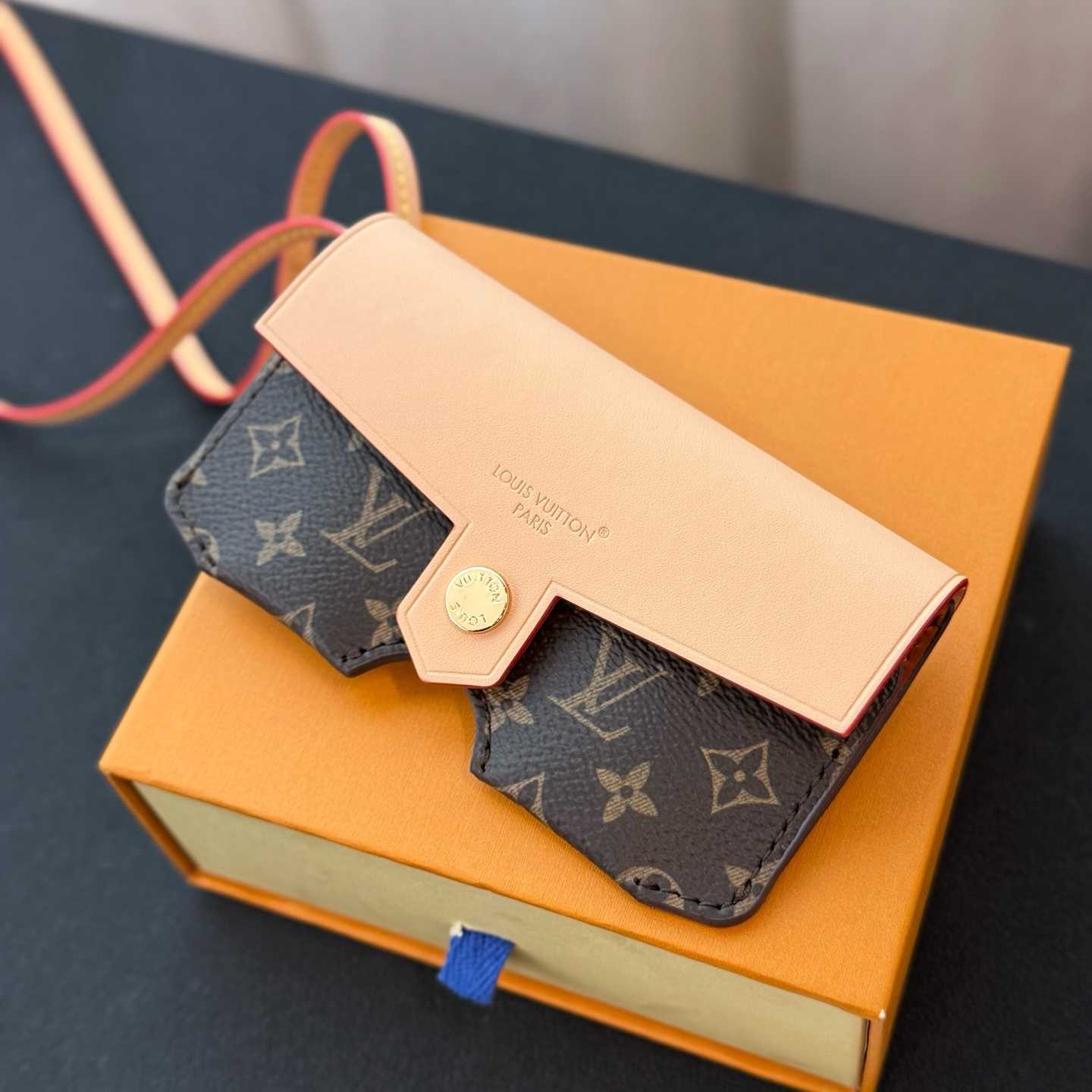 Louis Vuitton LV Glasses Holder   M02701 - FashionPlug