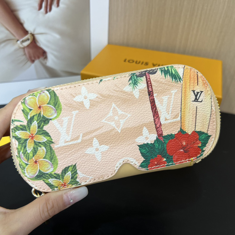 Louis Vuitton Sunglasses Pouch - FashionPlug
