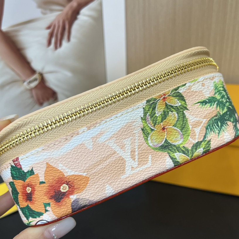 Louis Vuitton Sunglasses Pouch - FashionPlug