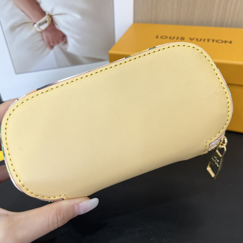 Louis Vuitton Sunglasses Pouch - FashionPlug