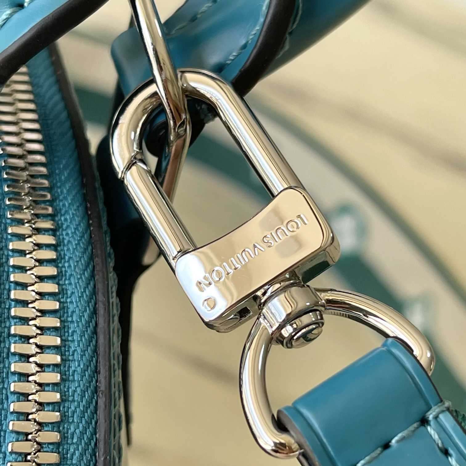 Louis Vuitton  Alma BB Handbag(23.5-17.5-11.5cm)   M20609 - FashionPlug