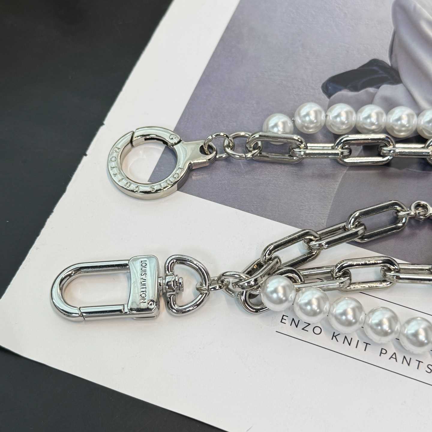 Louis Vuitton Pearls Mini Chain Belt   M03024 - FashionPlug
