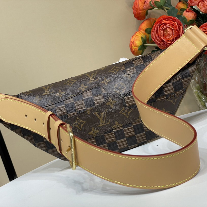 Louis Vuitton Rush Bumbag   M15271 - FashionPlug