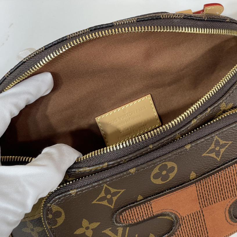 Louis Vuitton Rush Bumbag   M15271 - FashionPlug