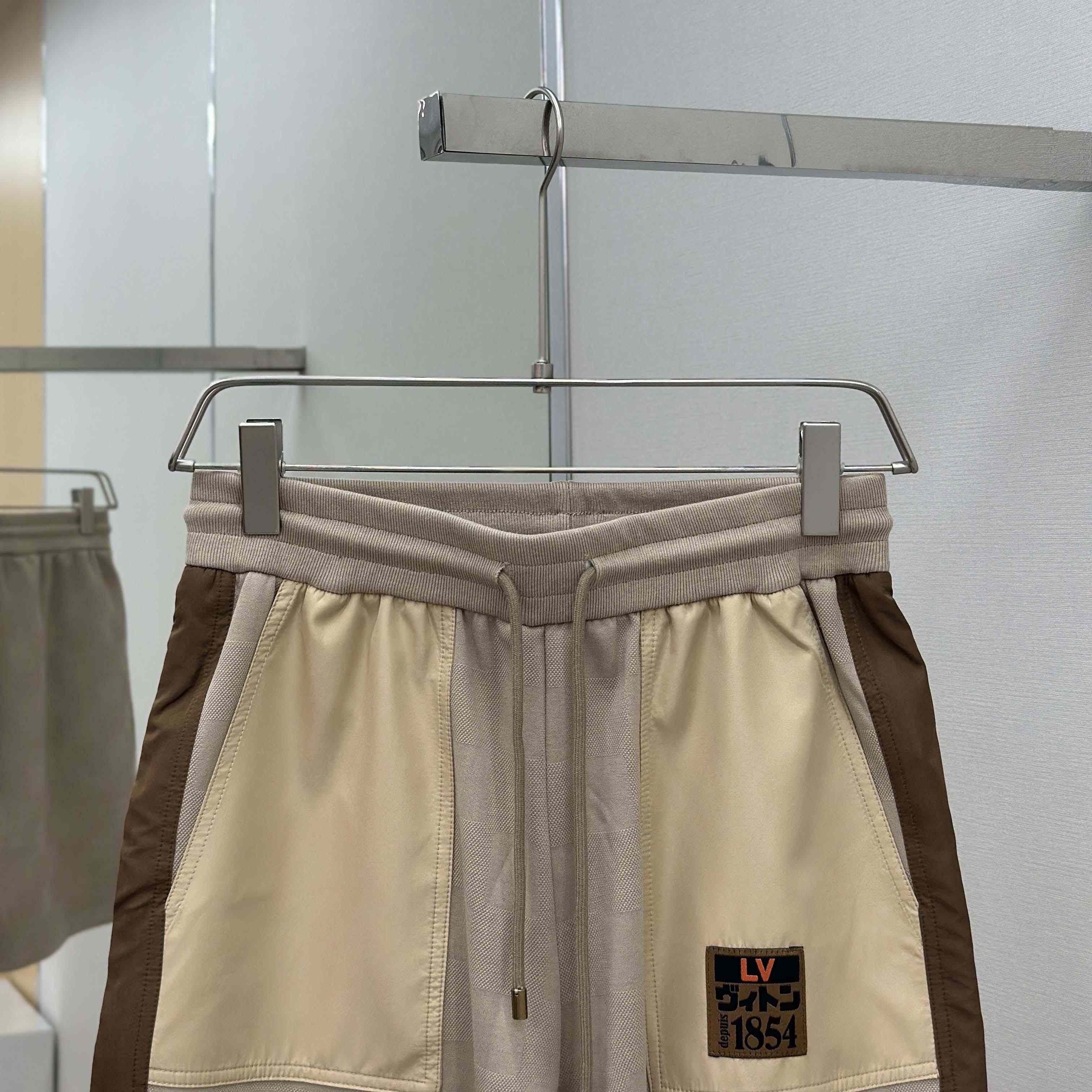 Louis Vuitton Damier Hybrid Workwear Shorts  1AIML3 - FashionPlug