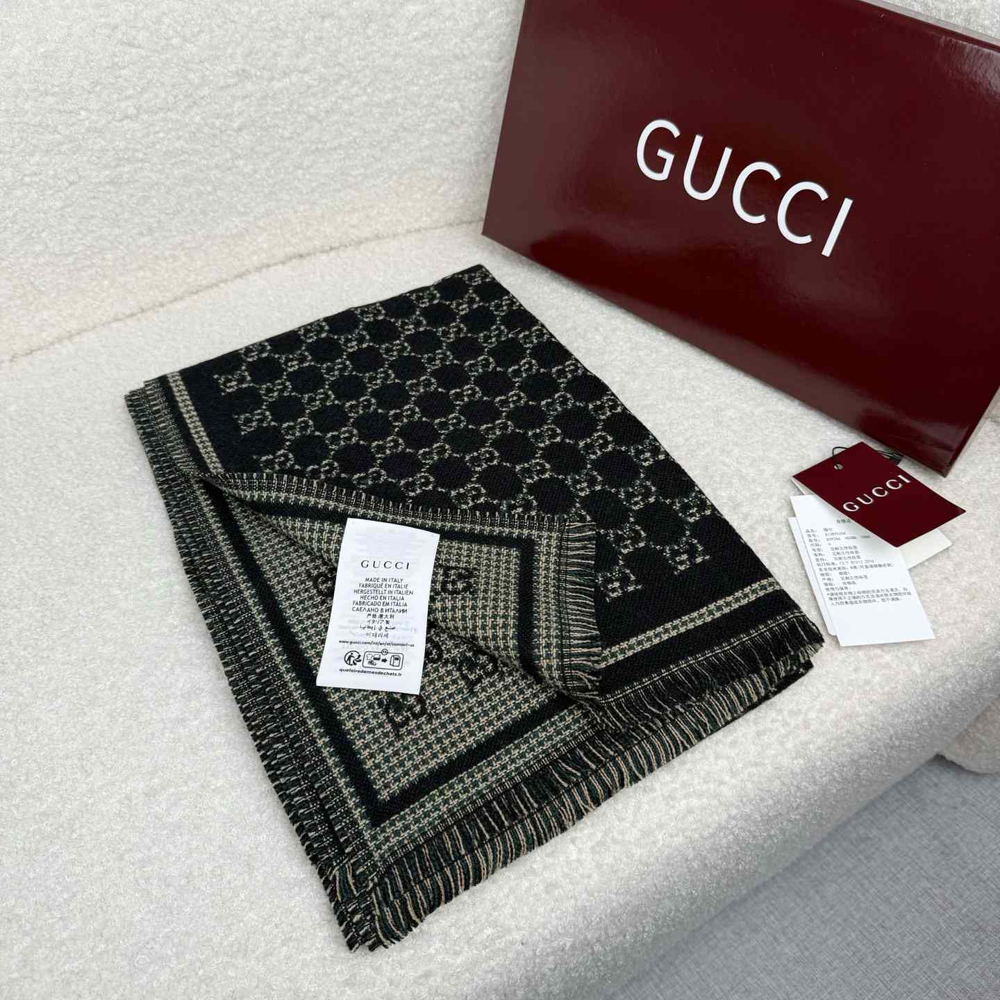 Gucci GG Wool Jacquard Scarf - FashionPlug