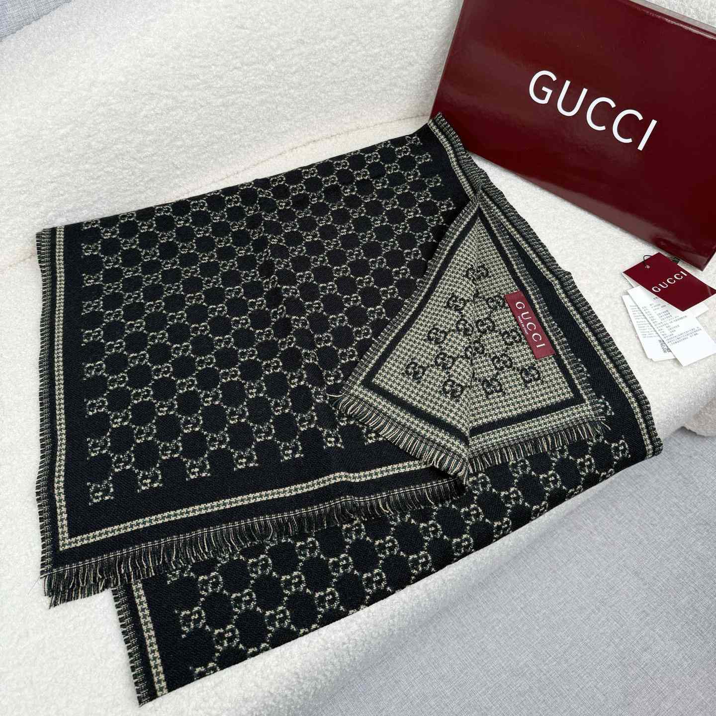 Gucci GG Wool Jacquard Scarf - FashionPlug