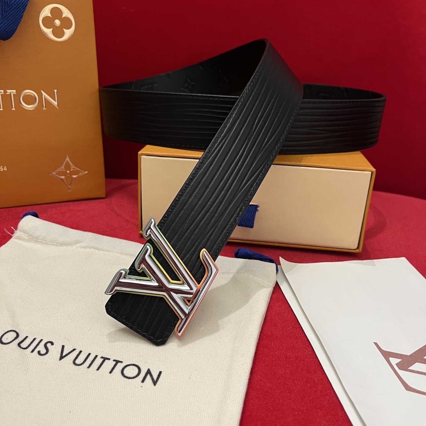 Louis Vuitton Reversible Belt  4cm - FashionPlug