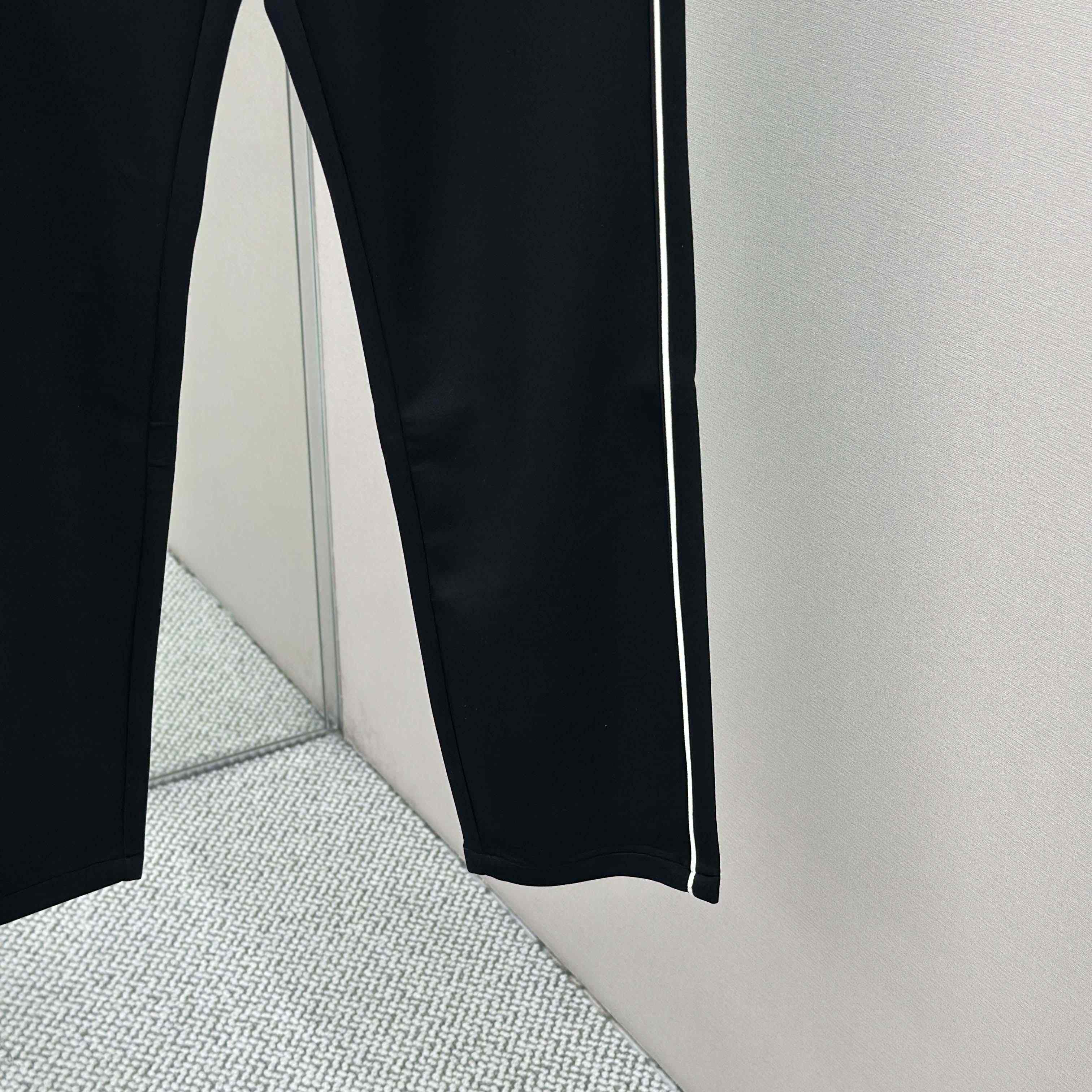 Fendi Black Cotton Pants - FashionPlug