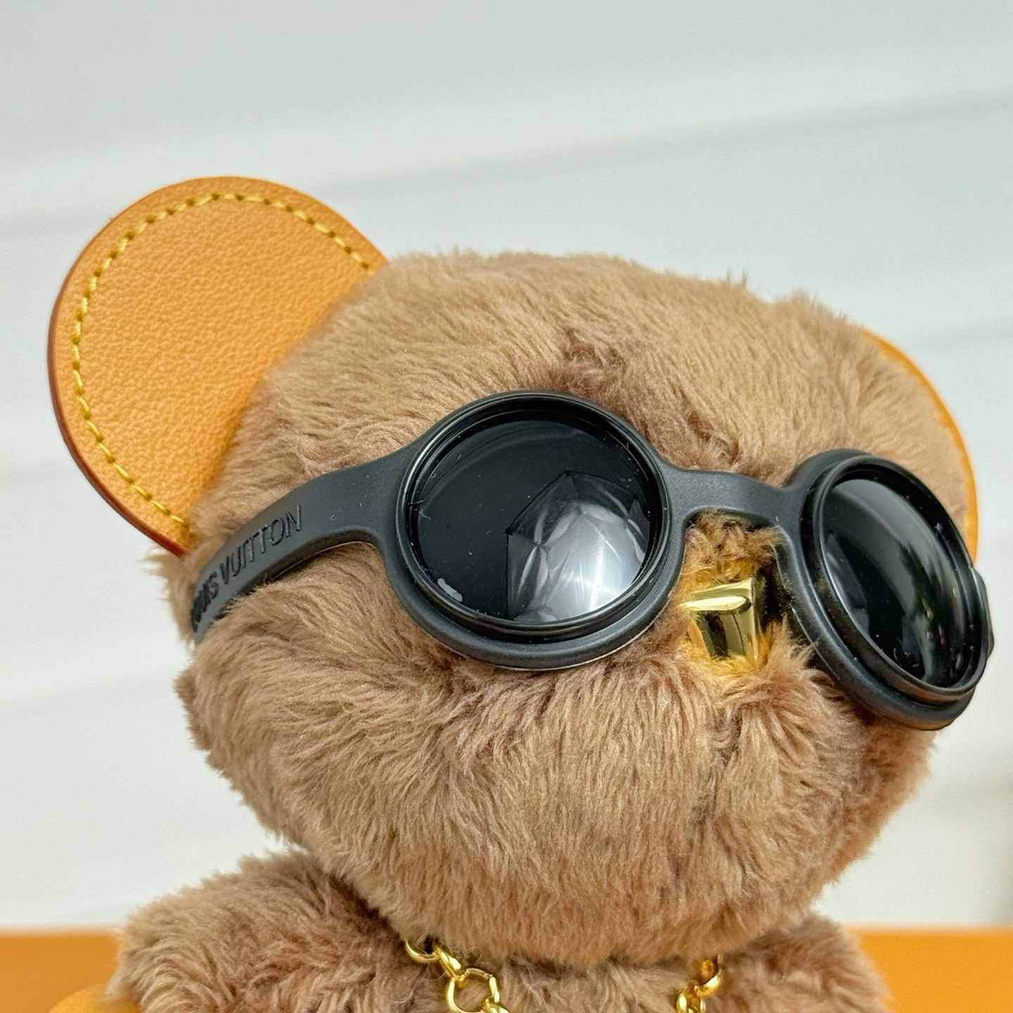 Louis Vuitton LV Louis Bear Bag Charm  M03178 - FashionPlug