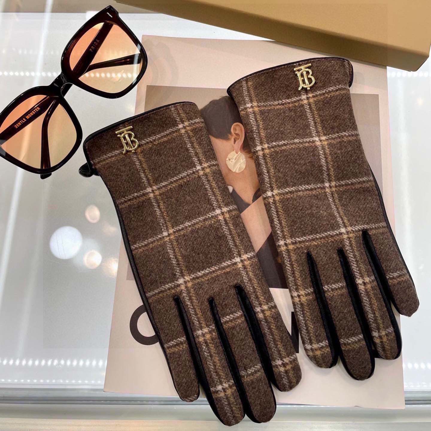 Burberry Gloves  - FashionPlug