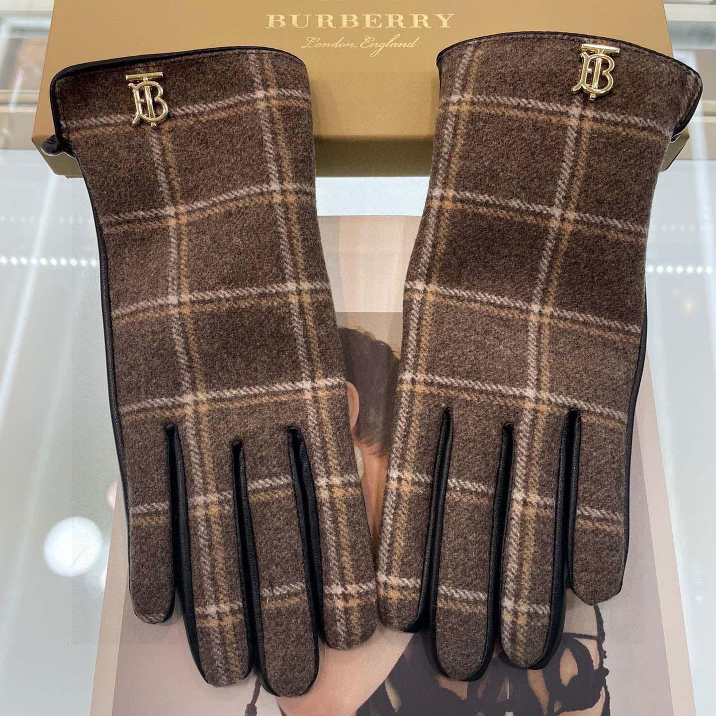 Burberry Gloves  - FashionPlug