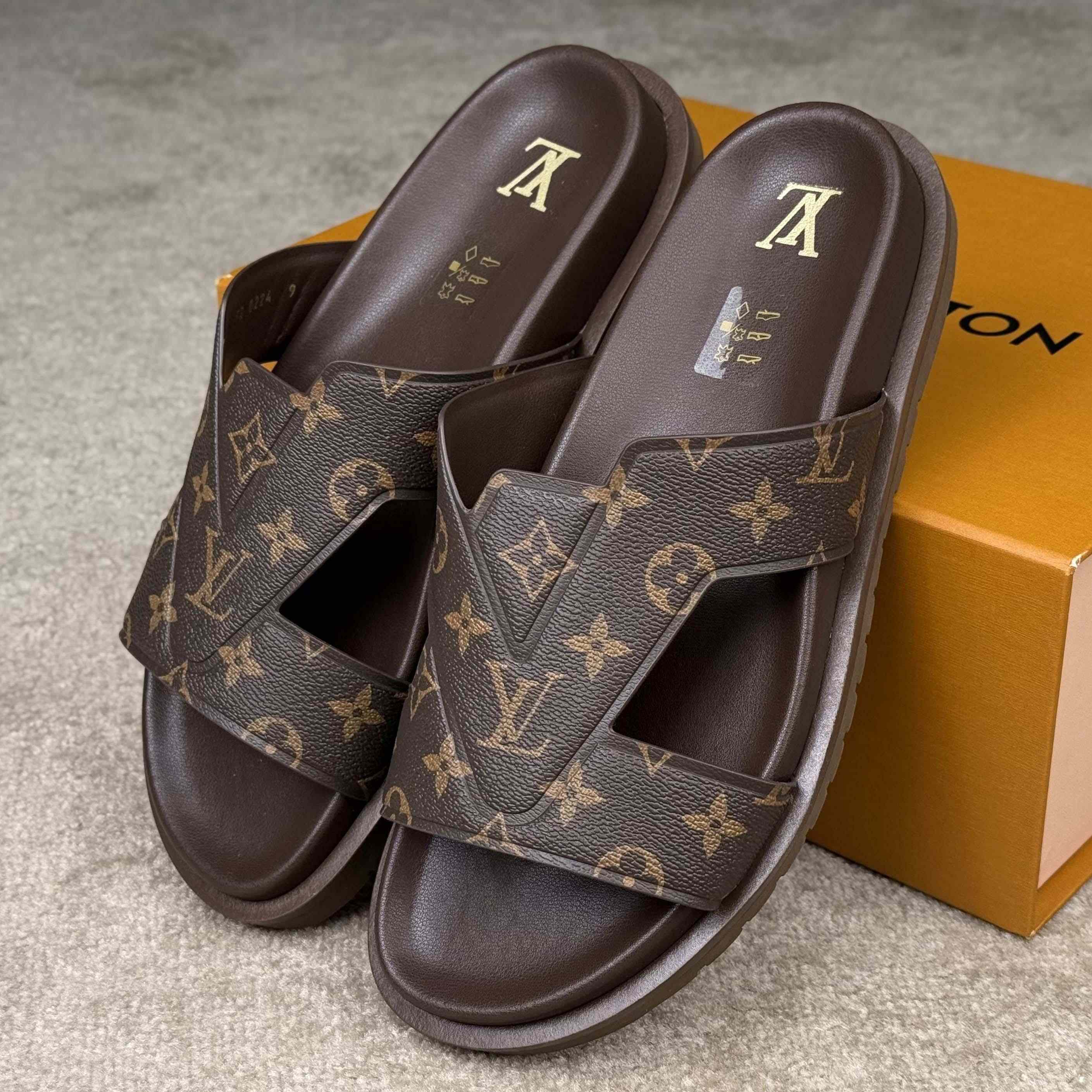 Louis Vuitton LV Oasis Mule    - FashionPlug