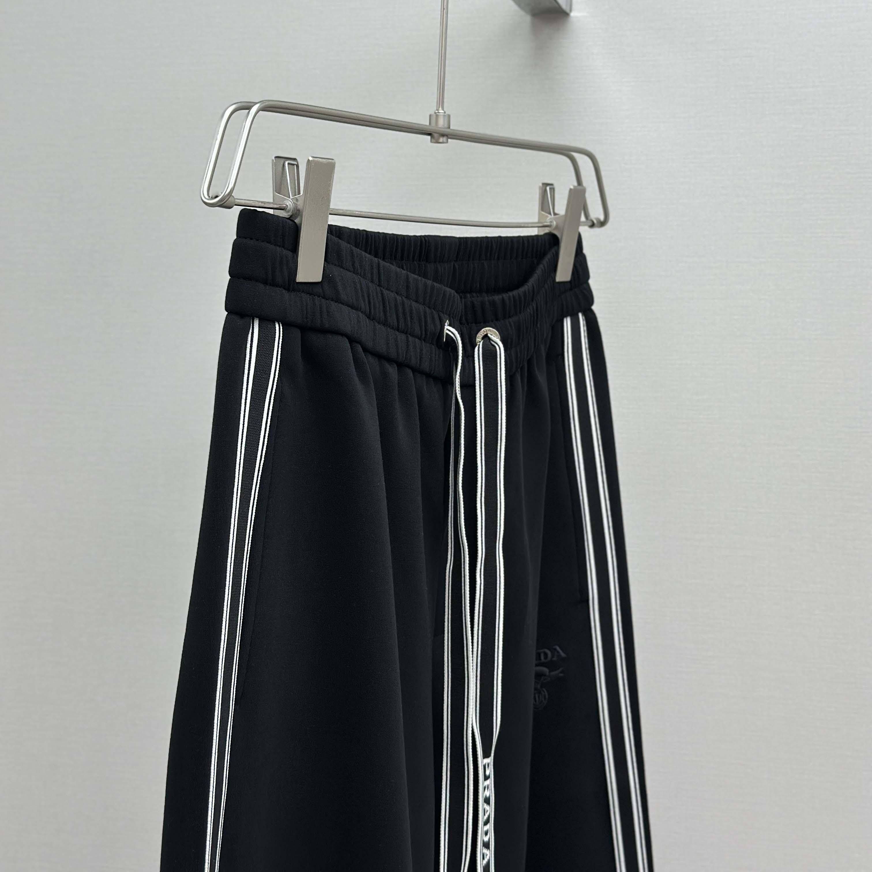 Prada Black Cotton Pants - FashionPlug