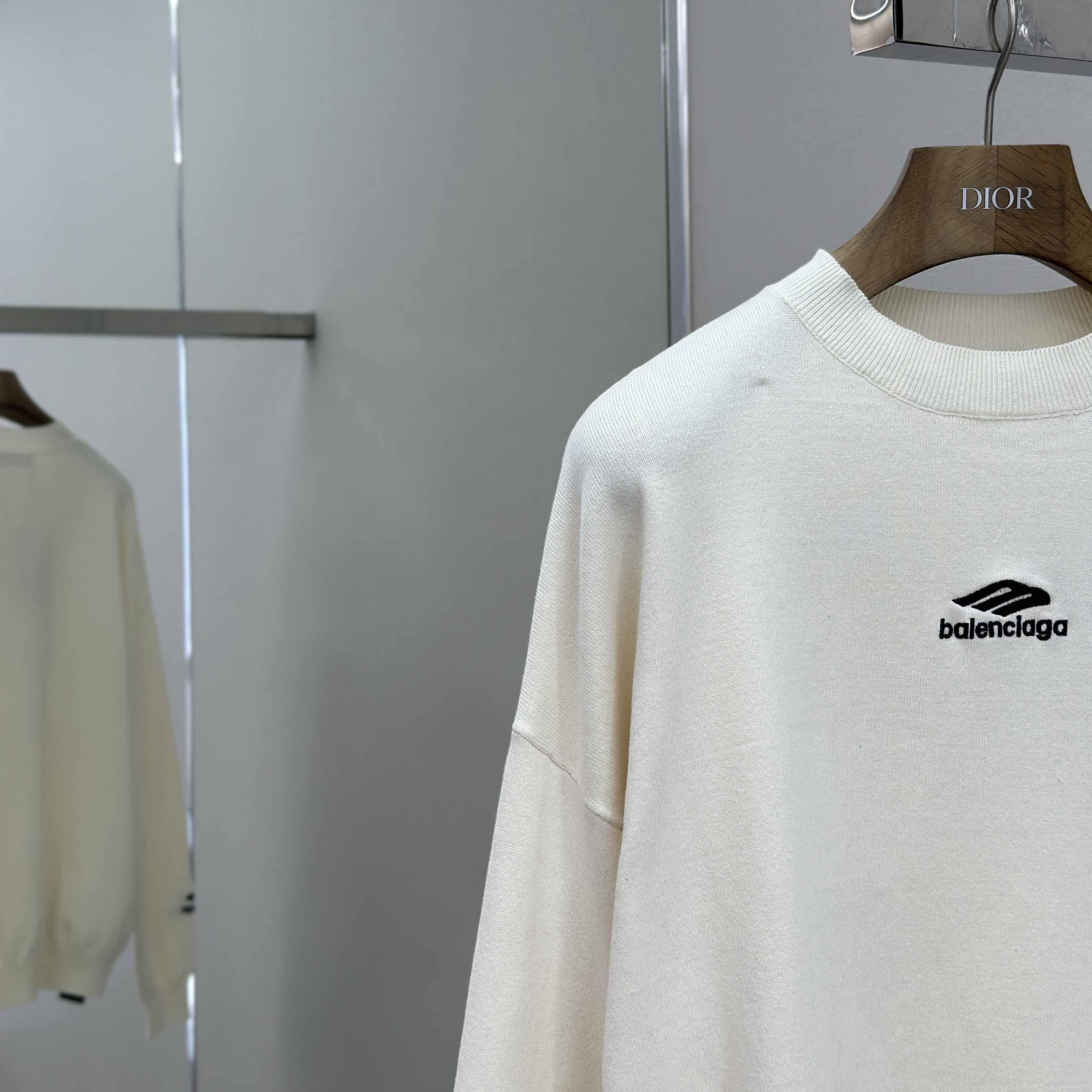 Balenciaga Ski Crewneck Sweater In White - FashionPlug