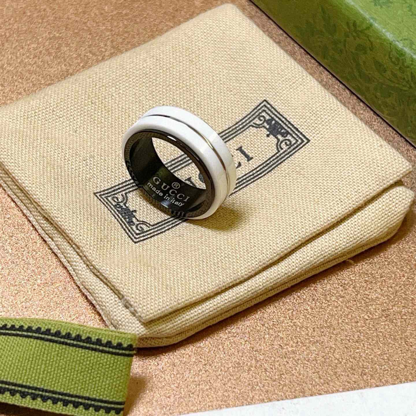 Gucci Ring  - FashionPlug