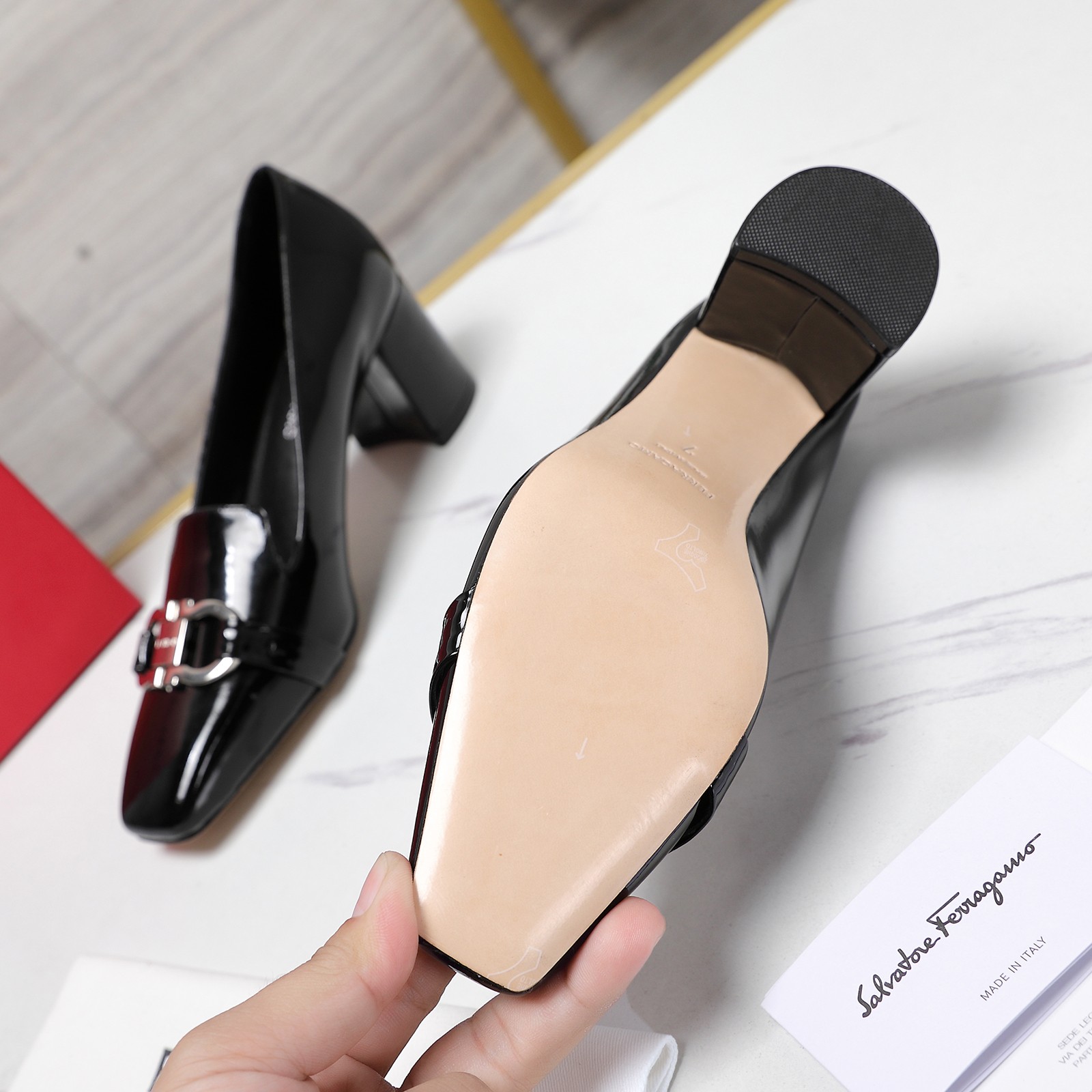 Ferragamo Black Leather Pump   6cm - FashionPlug