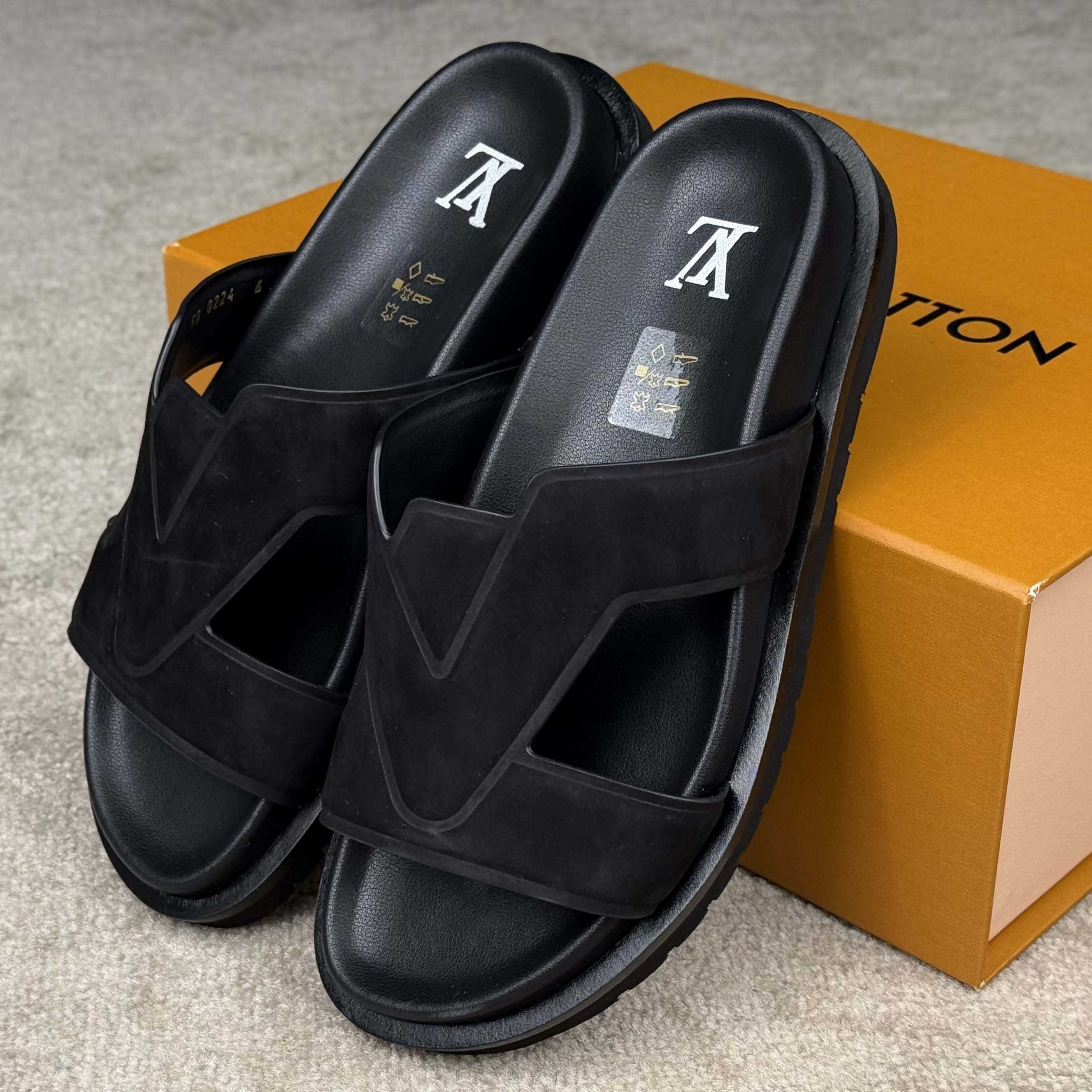 Louis Vuitton LV Oasis Mule    - FashionPlug