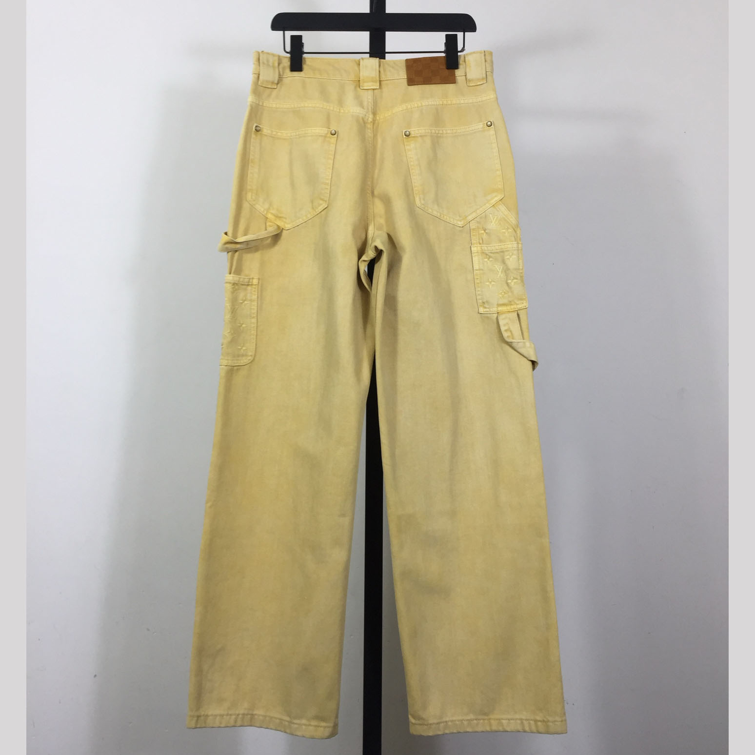 Louis Vuitton Garment-Dyed Denim Carpenter Pants   1AHVCG - FashionPlug