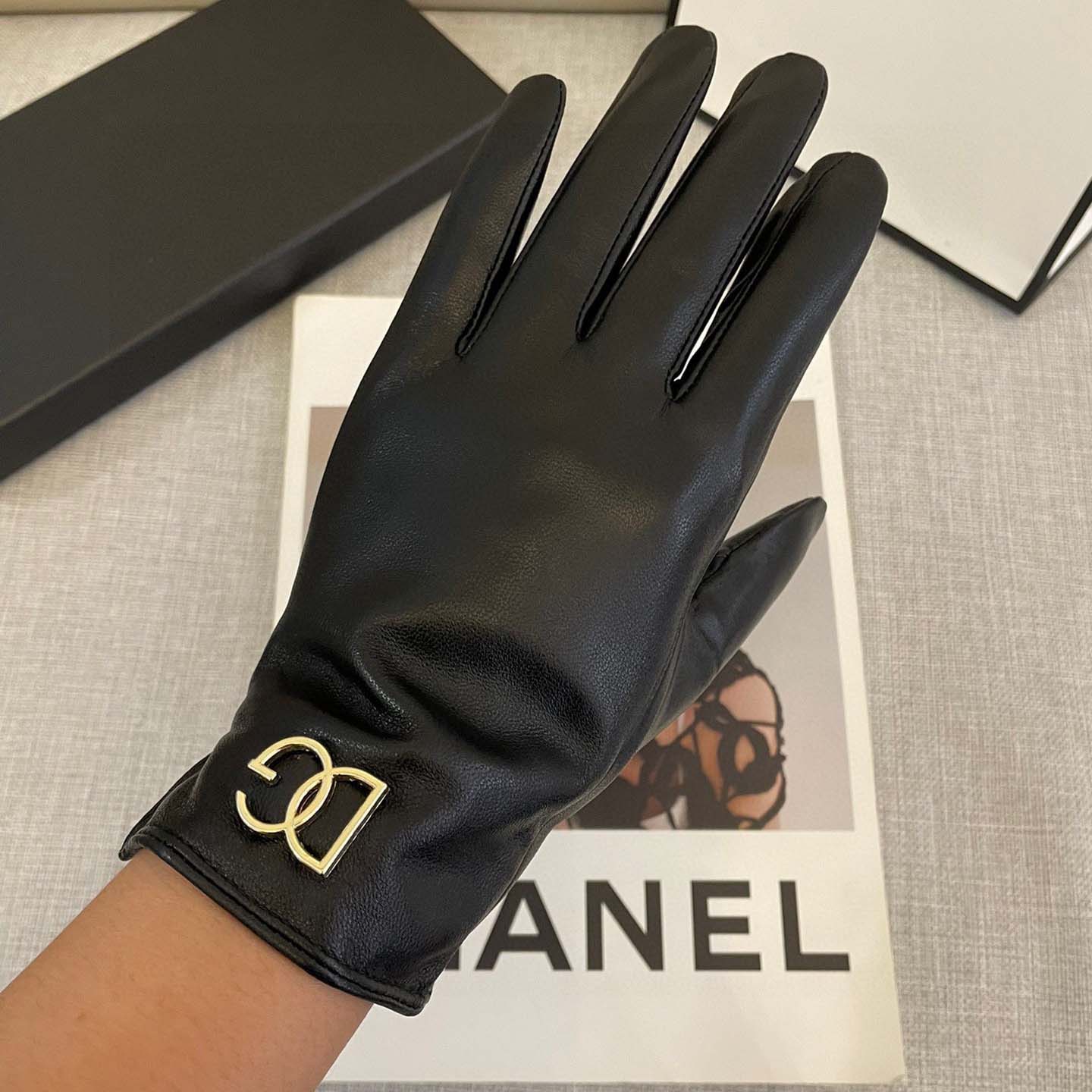 Dolce & Gabbana Women's Gloves  - FashionPlug