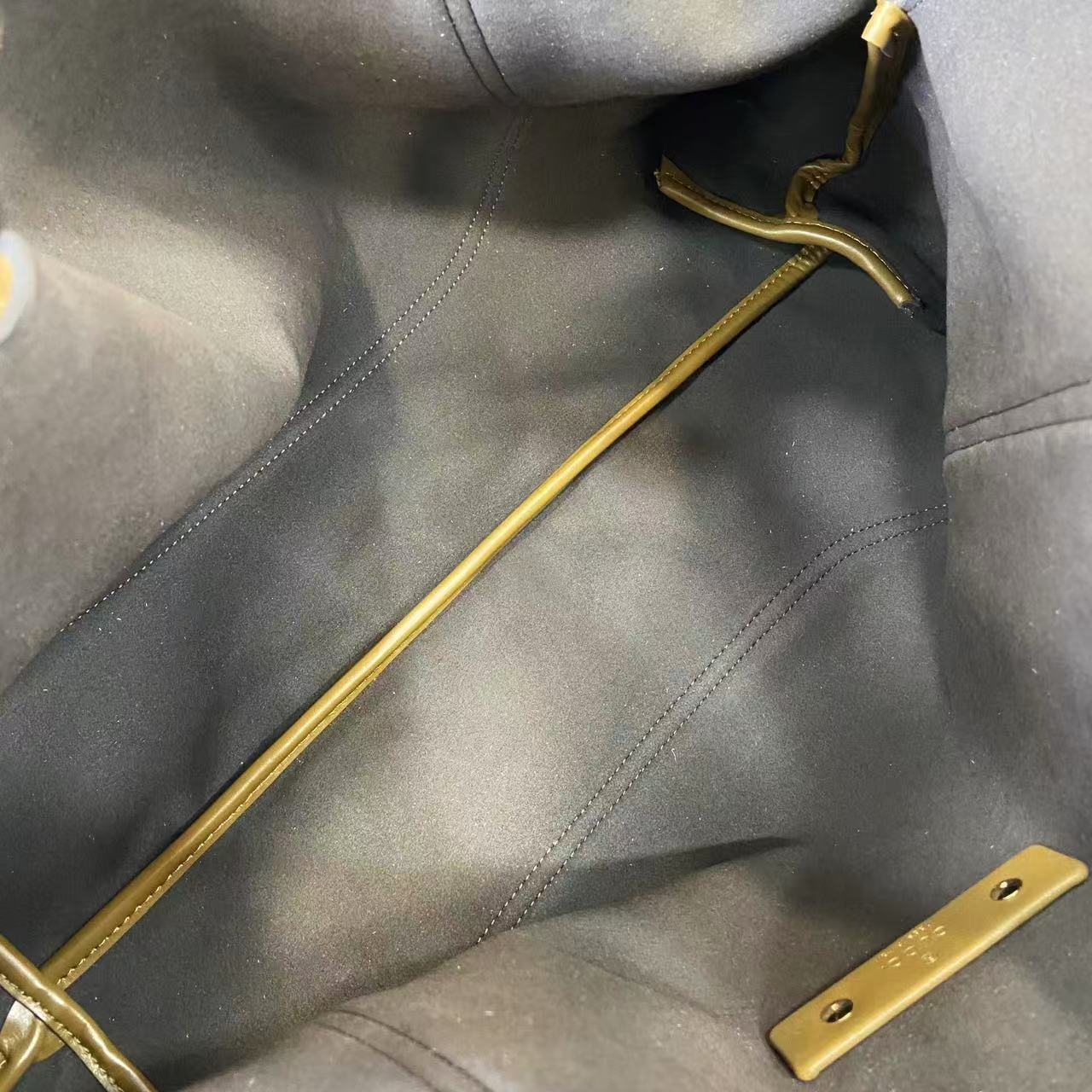 Gucci Softbit Maxi Shoulder Bag - FashionPlug